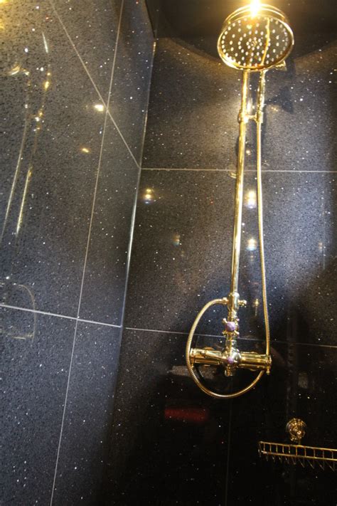 Goldene Dusche (geben) gegen Aufpreis Begleiten Fontaine l Evêque